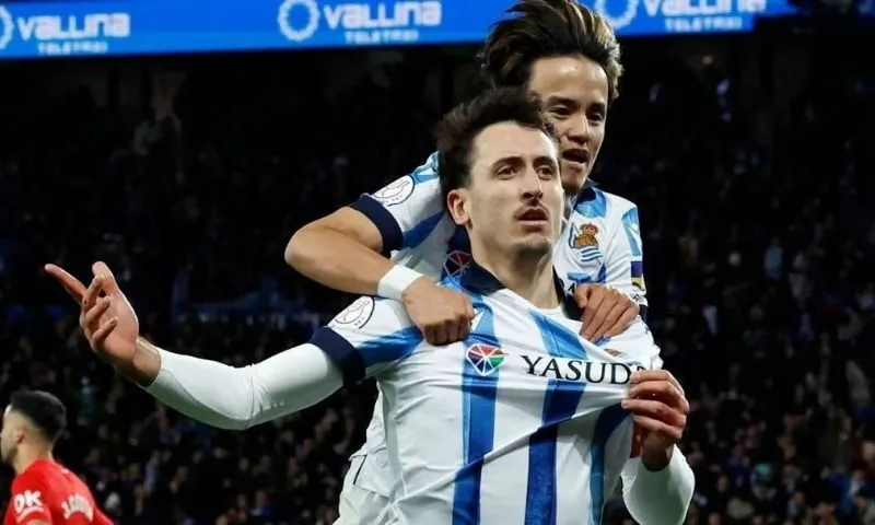 Thiết kế áo đấu chính thức của Real Sociedad 2024